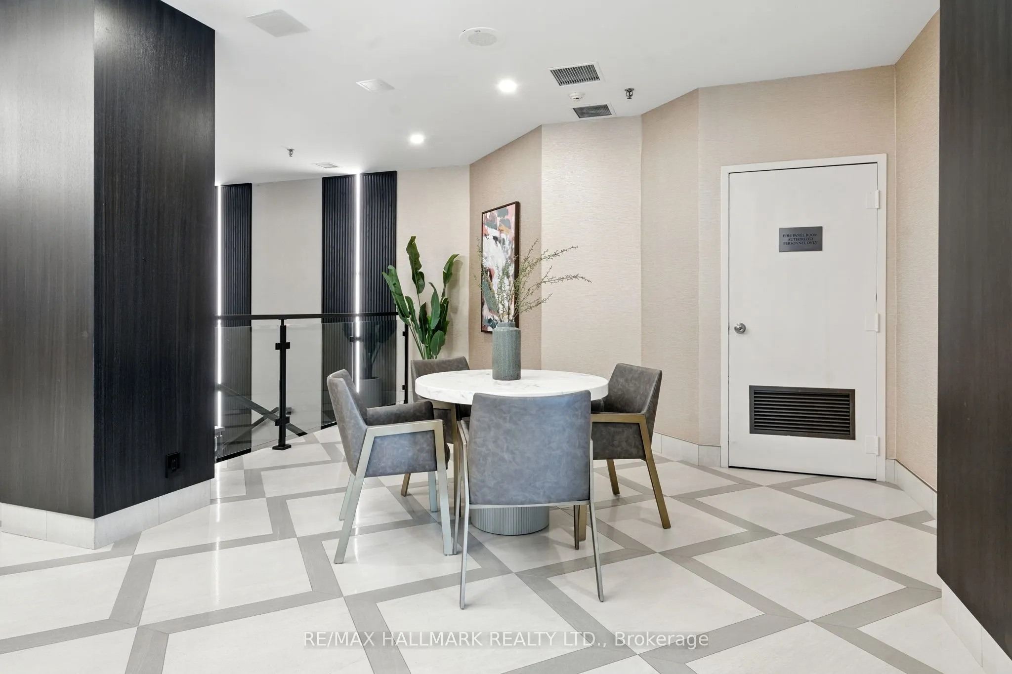 215 Wynford Drive, #2002