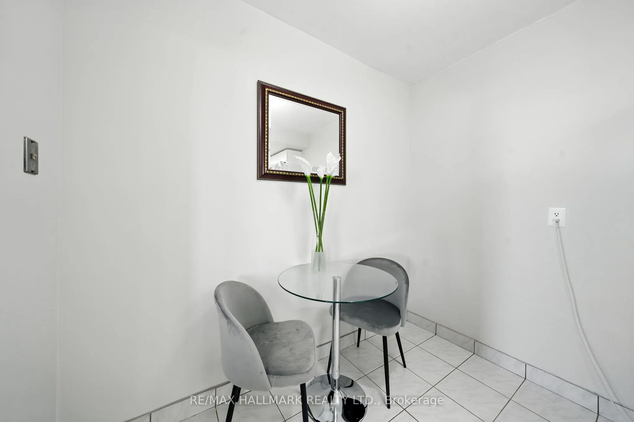 215 Wynford Drive, #2002