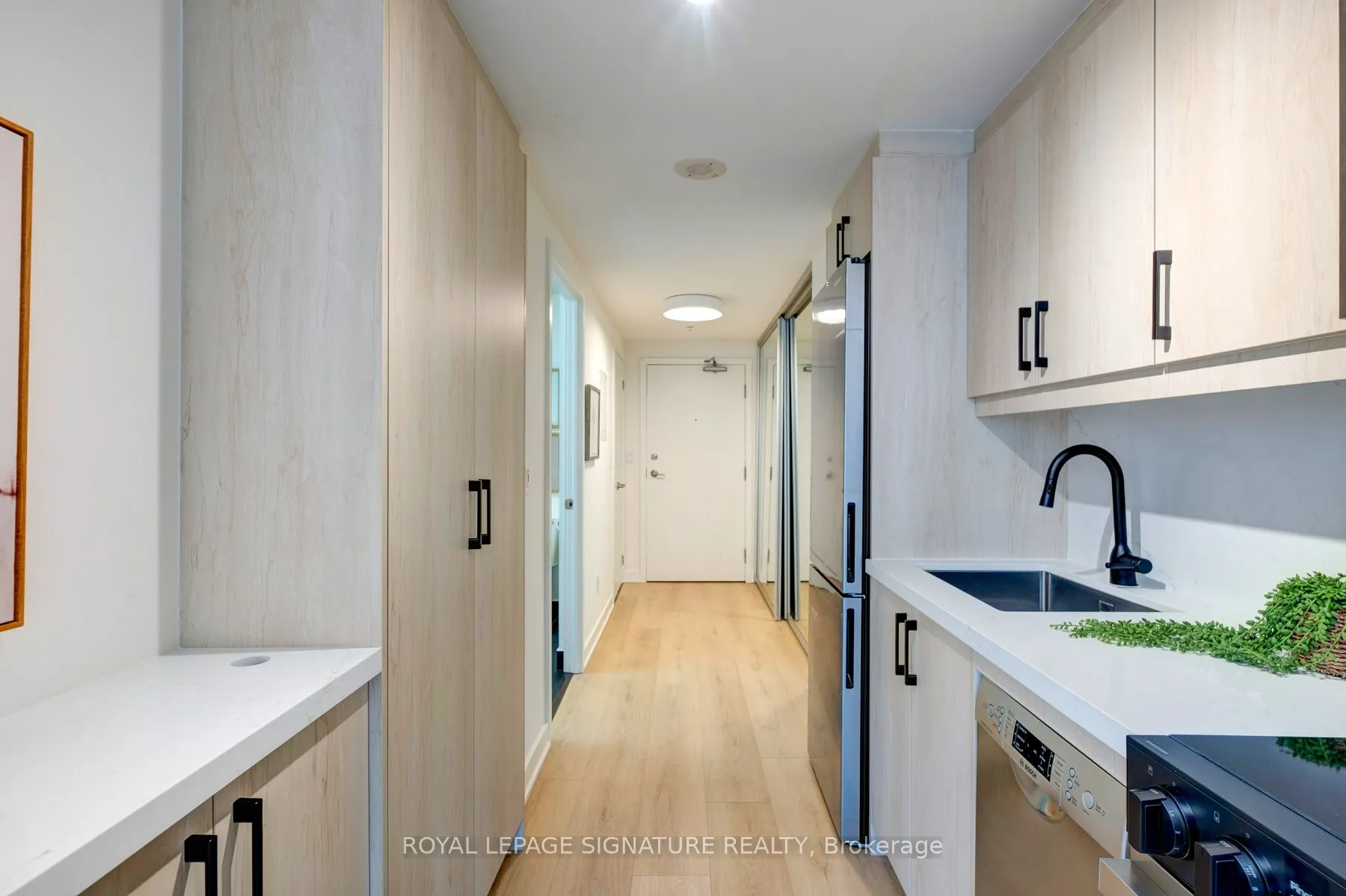 32 Camden Street, #704