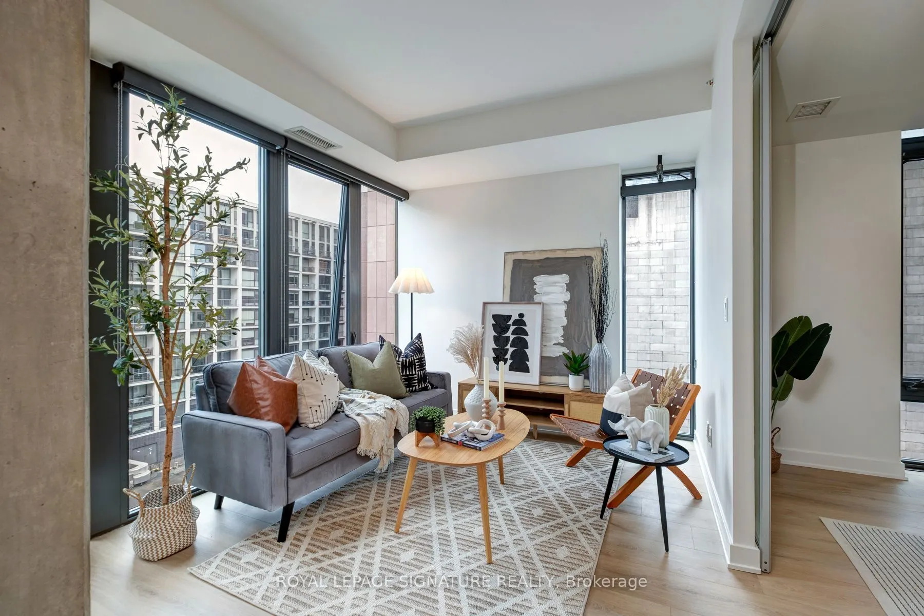 32 Camden Street, #704