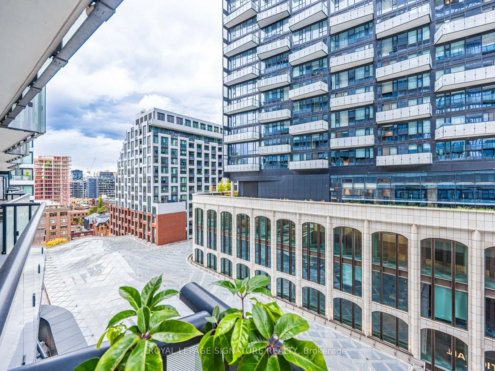 480 Front Street, #811