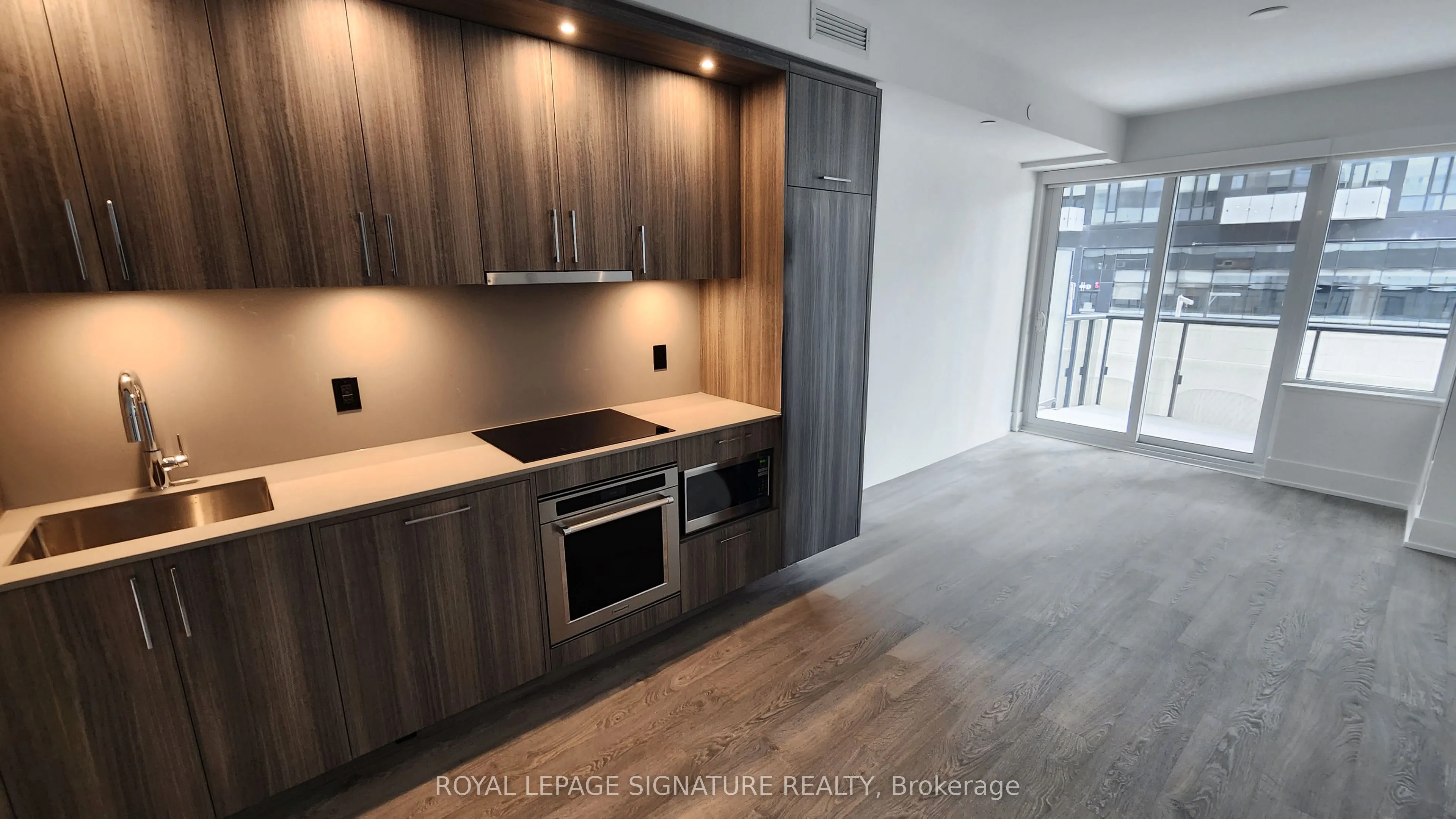 480 Front Street, #811