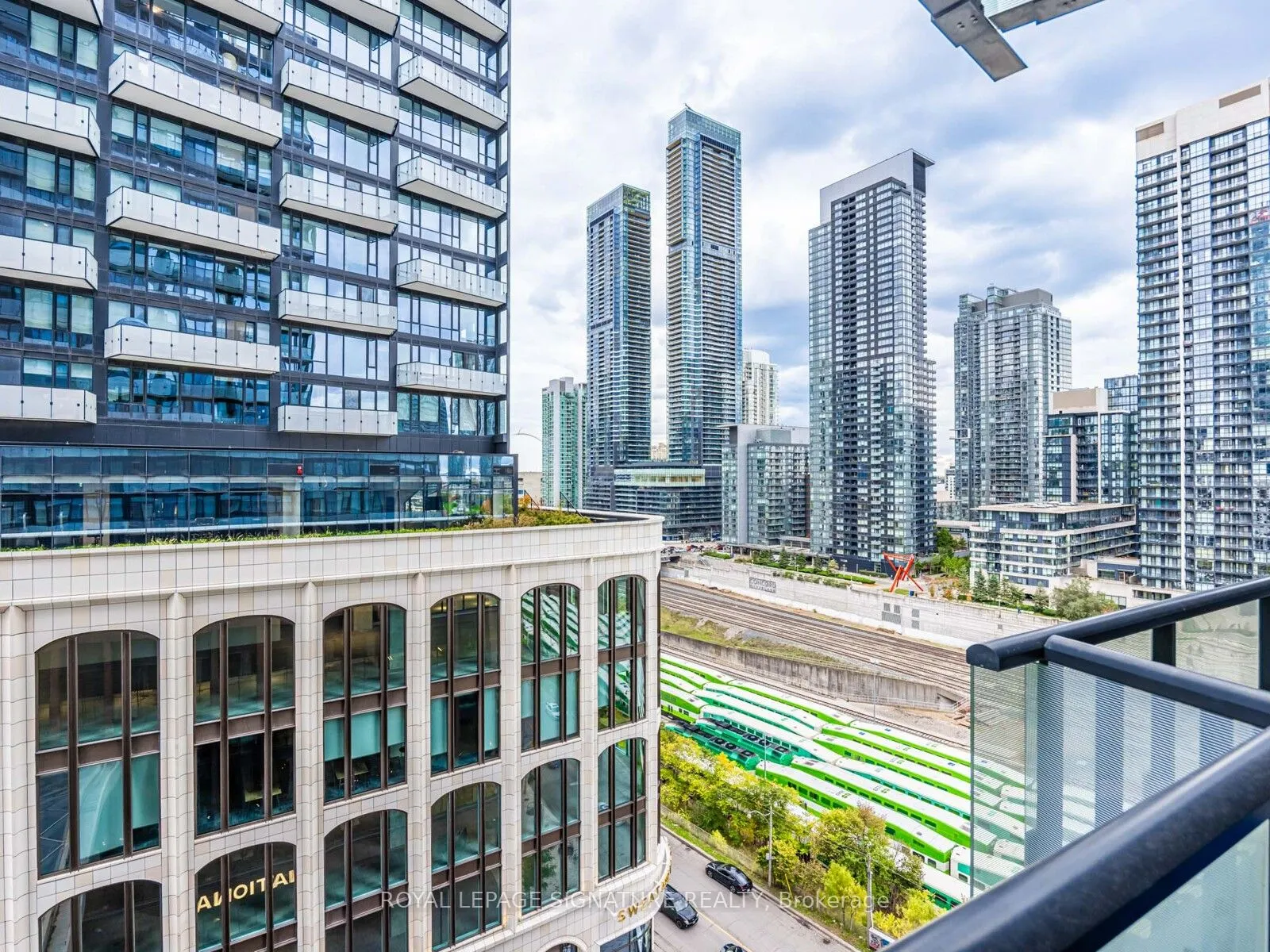 480 Front Street, #811