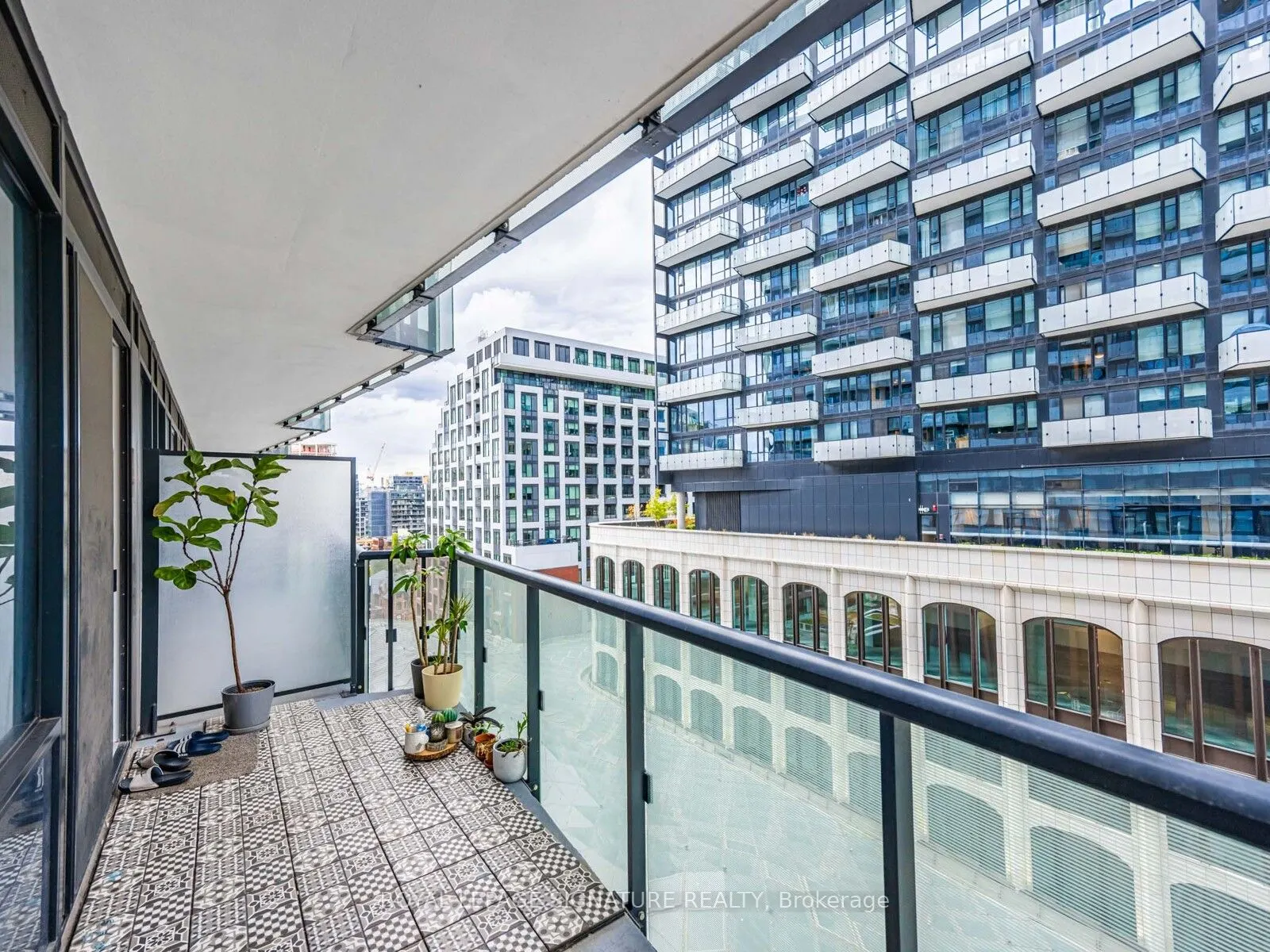 480 Front Street, #811