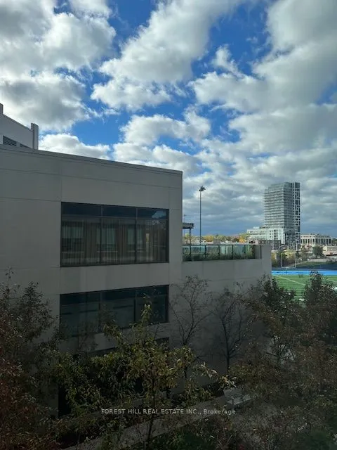 320 Tweedsmuir Avenue, #303