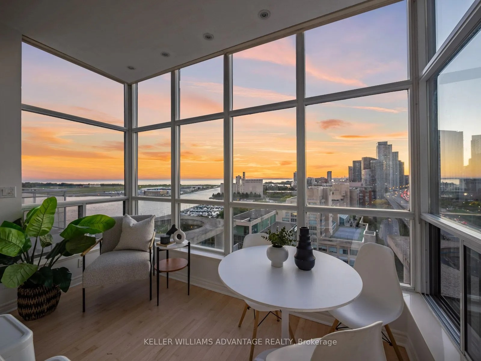 410 Queens Quay W, #UPH3