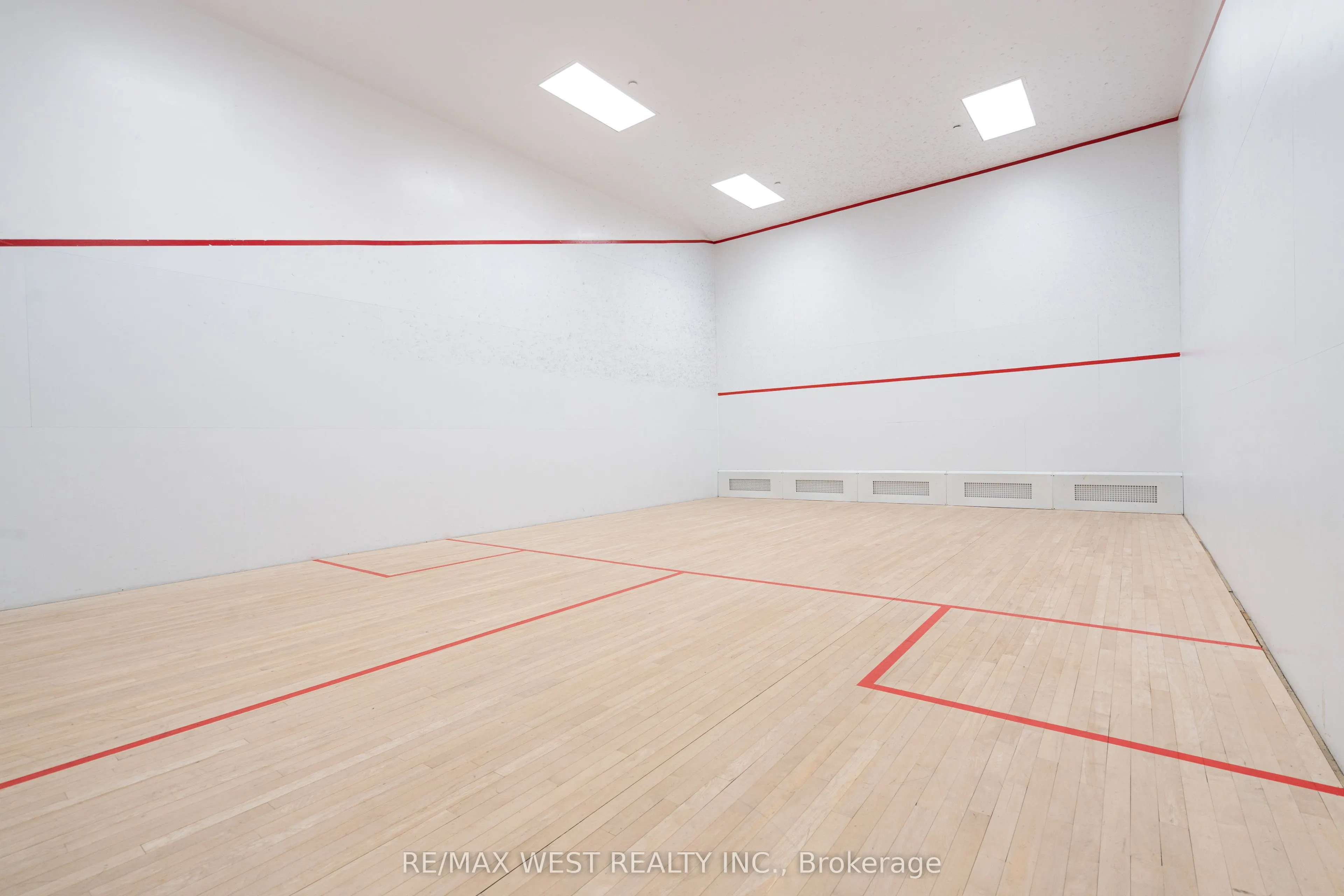 1001 Bay Street, #2002