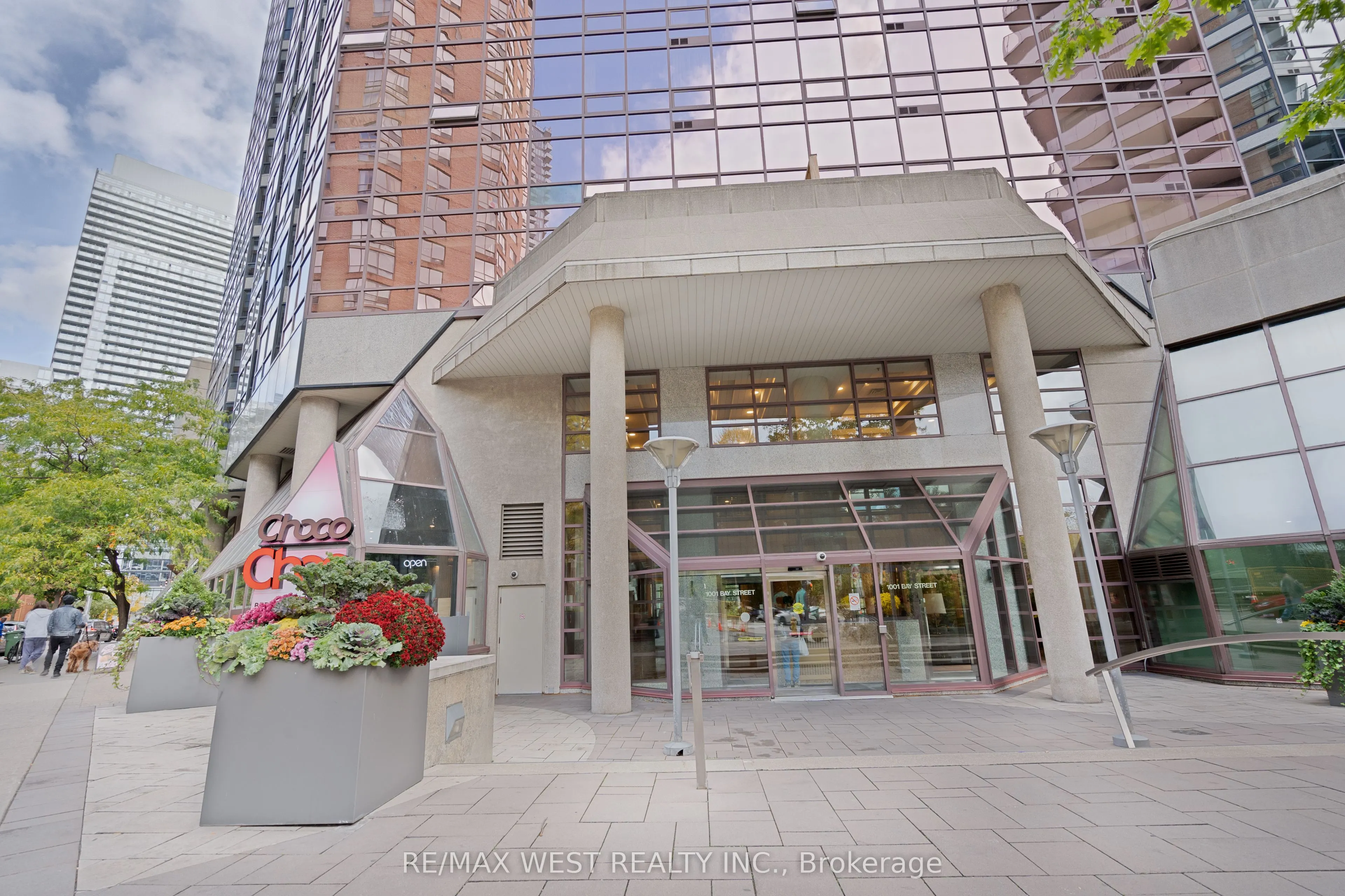 1001 Bay Street, #2002