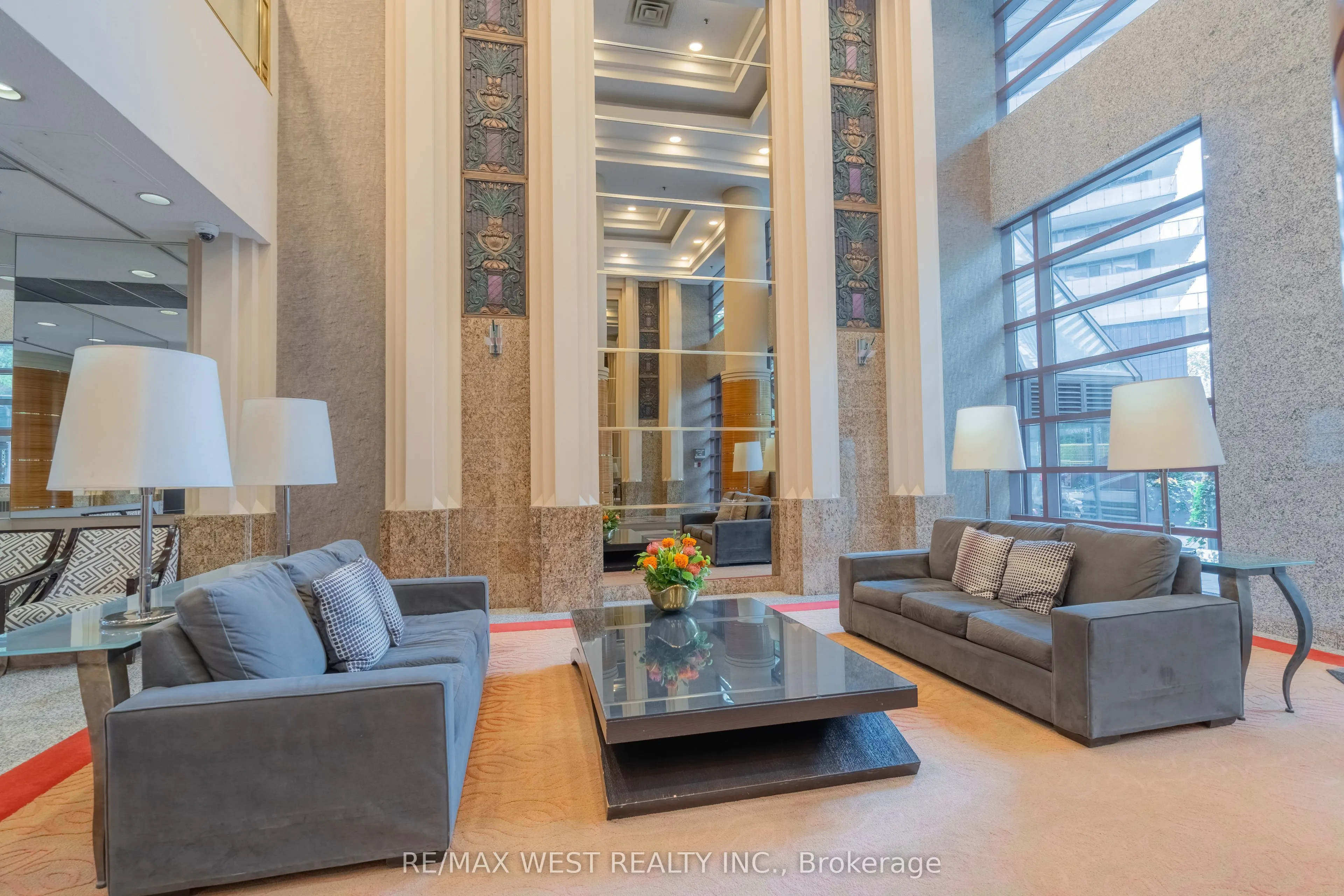 1001 Bay Street, #2002