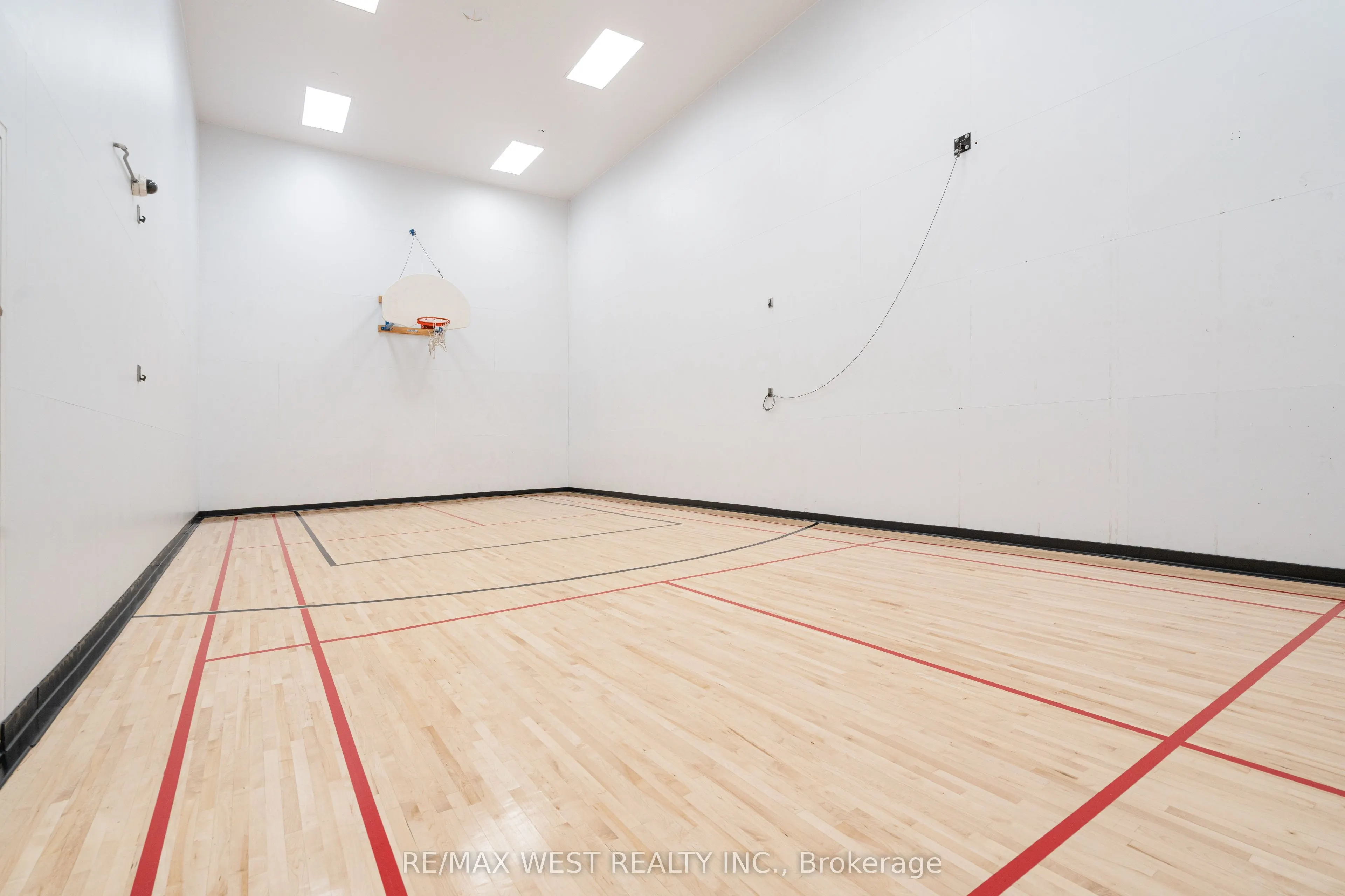 1001 Bay Street, #2002