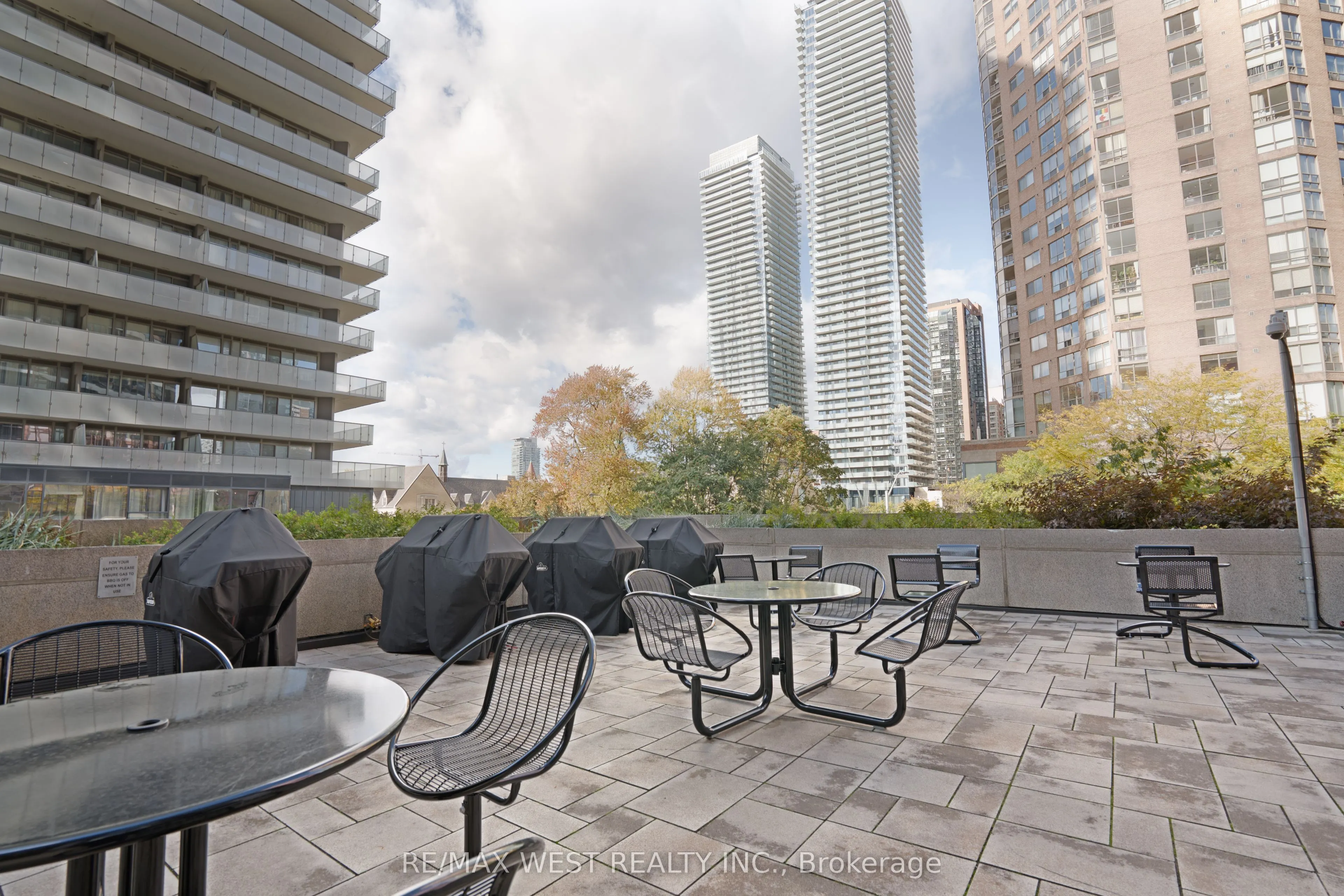 1001 Bay Street, #2002