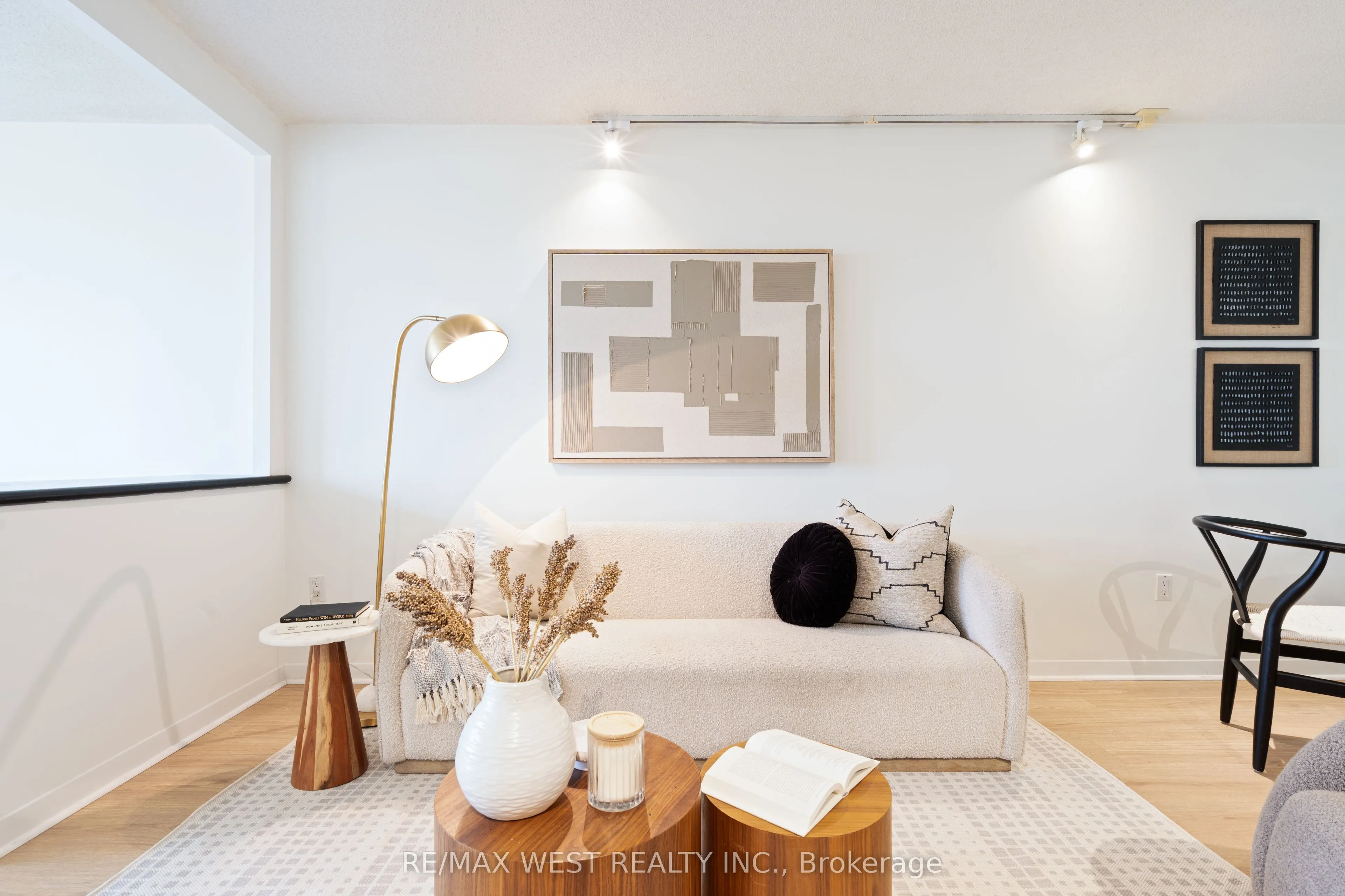 1001 Bay Street, #2002