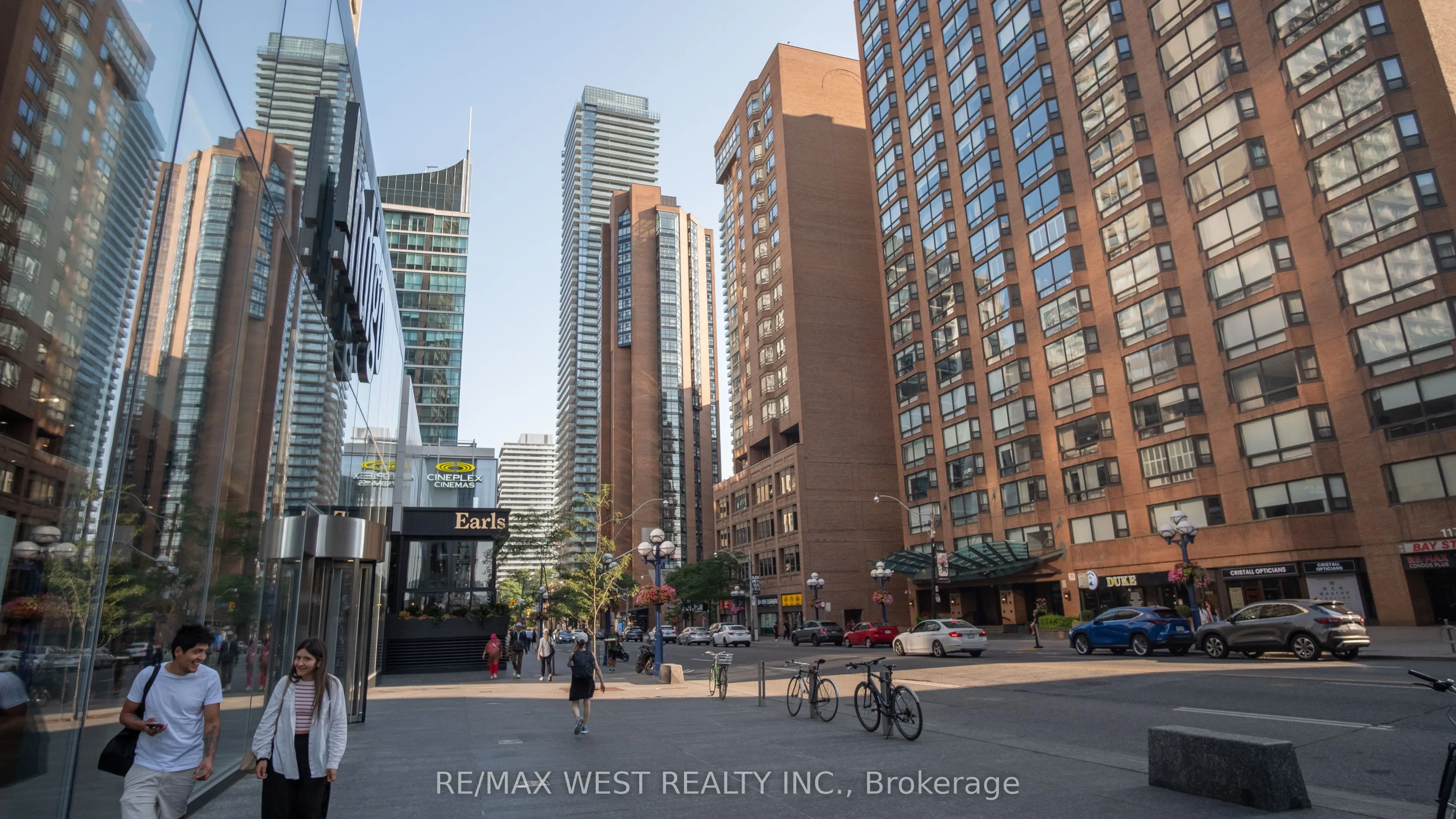 1001 Bay Street, #2002