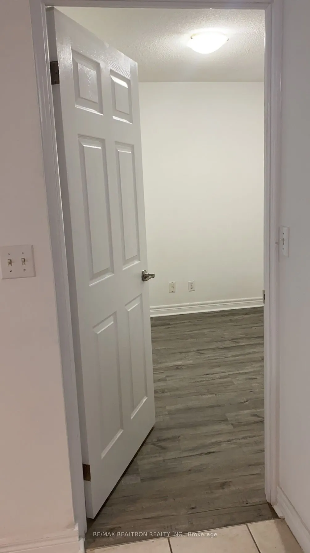 23 Hollywood Avenue, #806