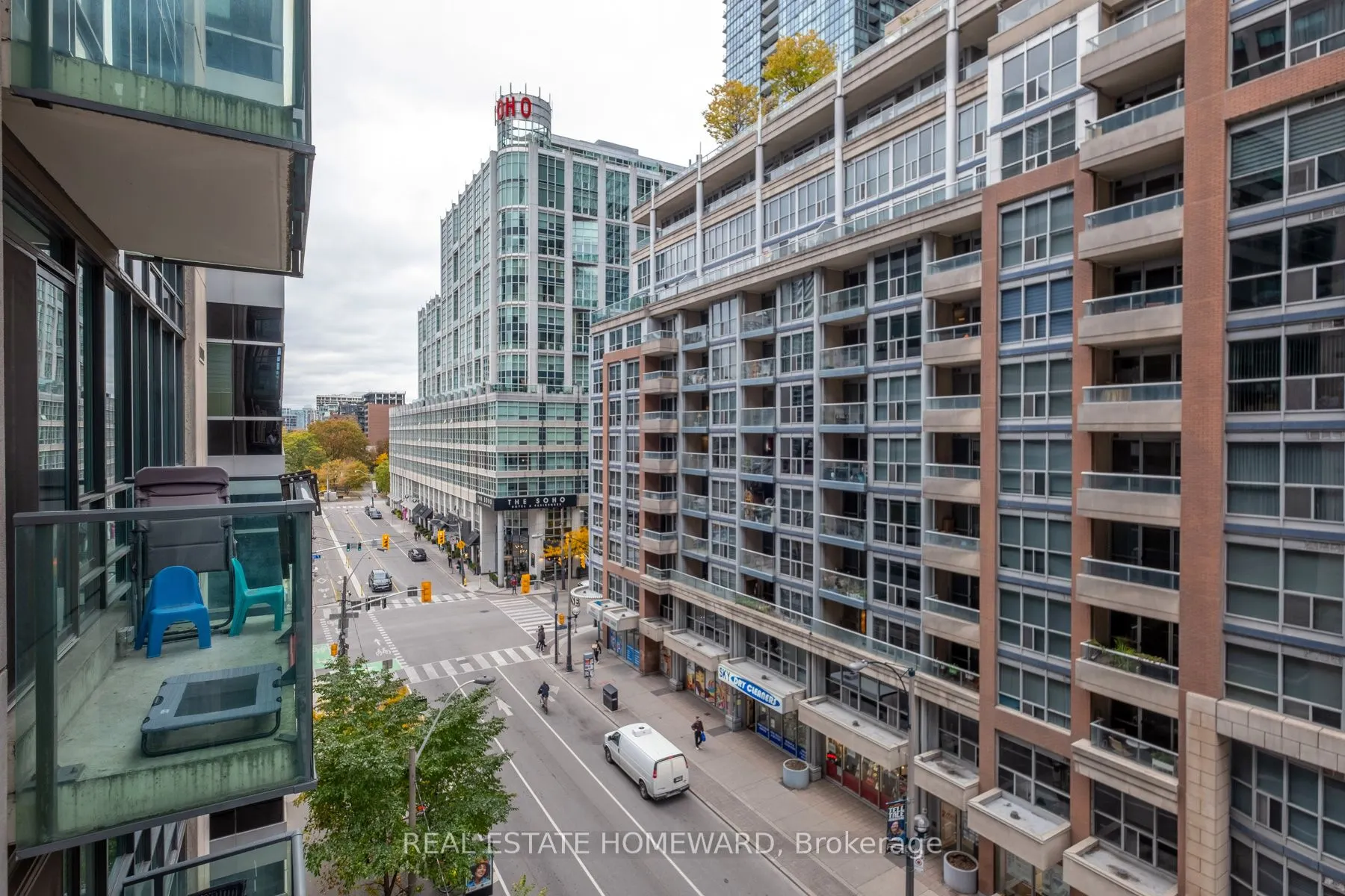 263 Wellington Street W, #602