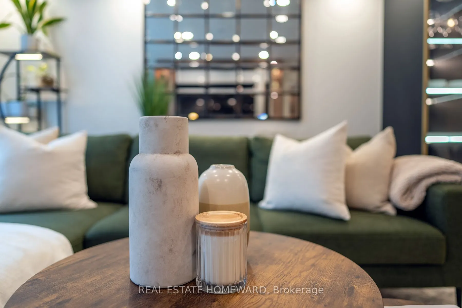 263 Wellington Street W, #602