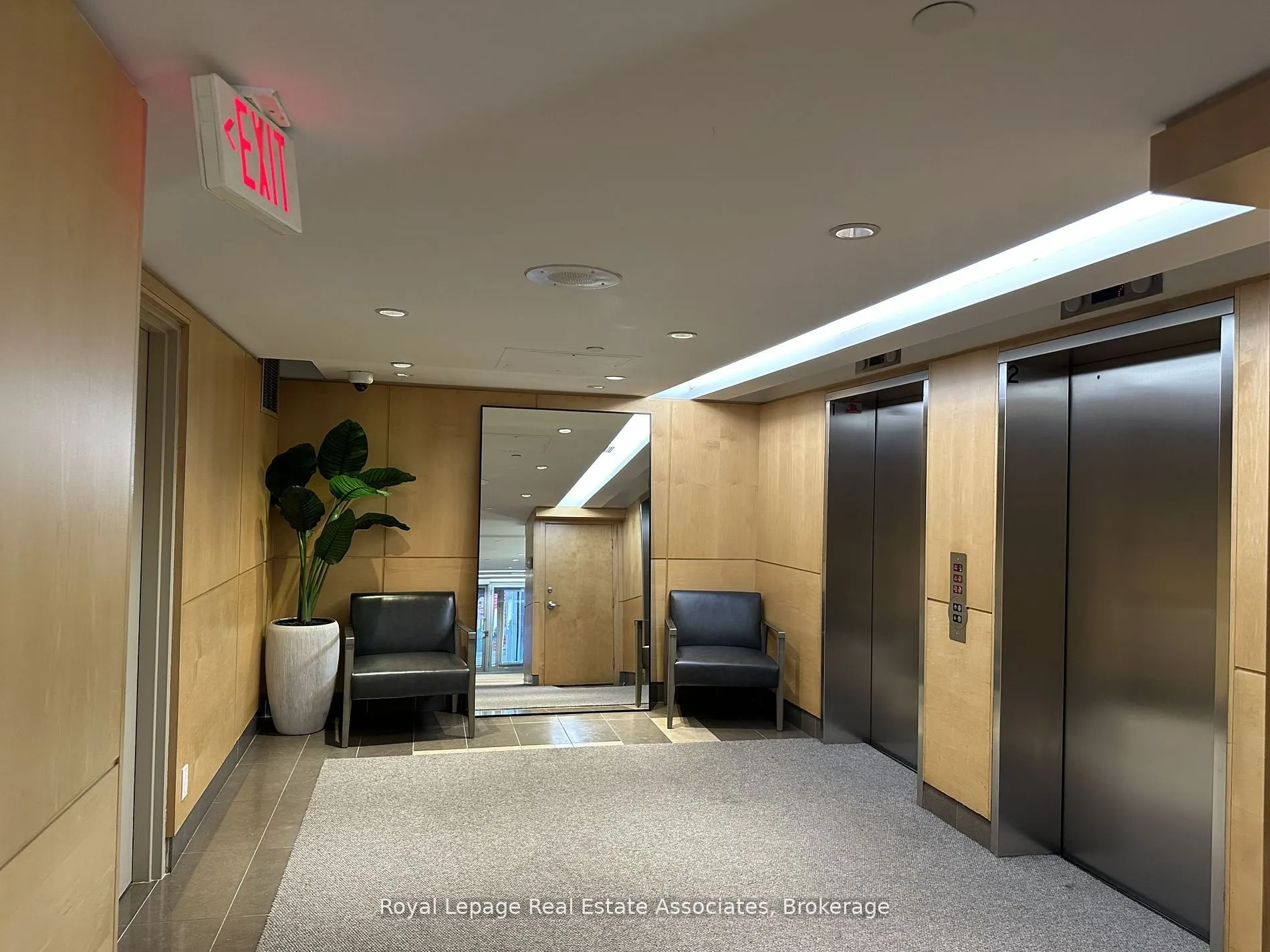 220 Victoria Street, #1206