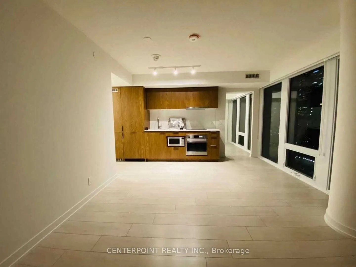 60 Shuter Street, #1808