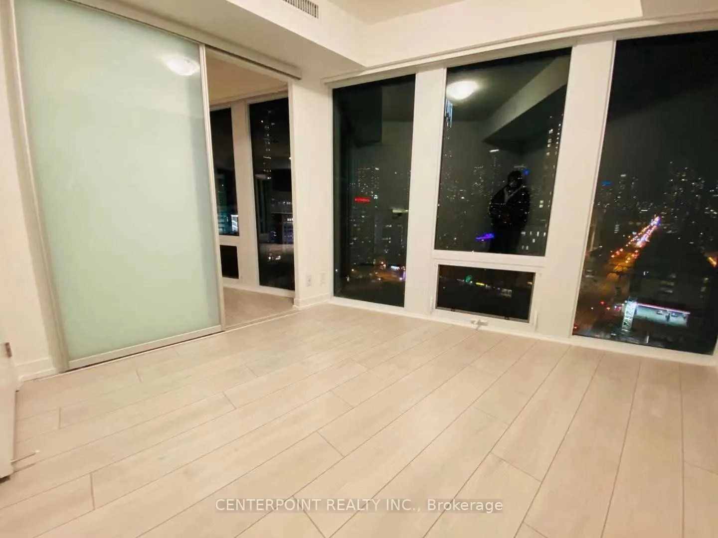 60 Shuter Street, #1808