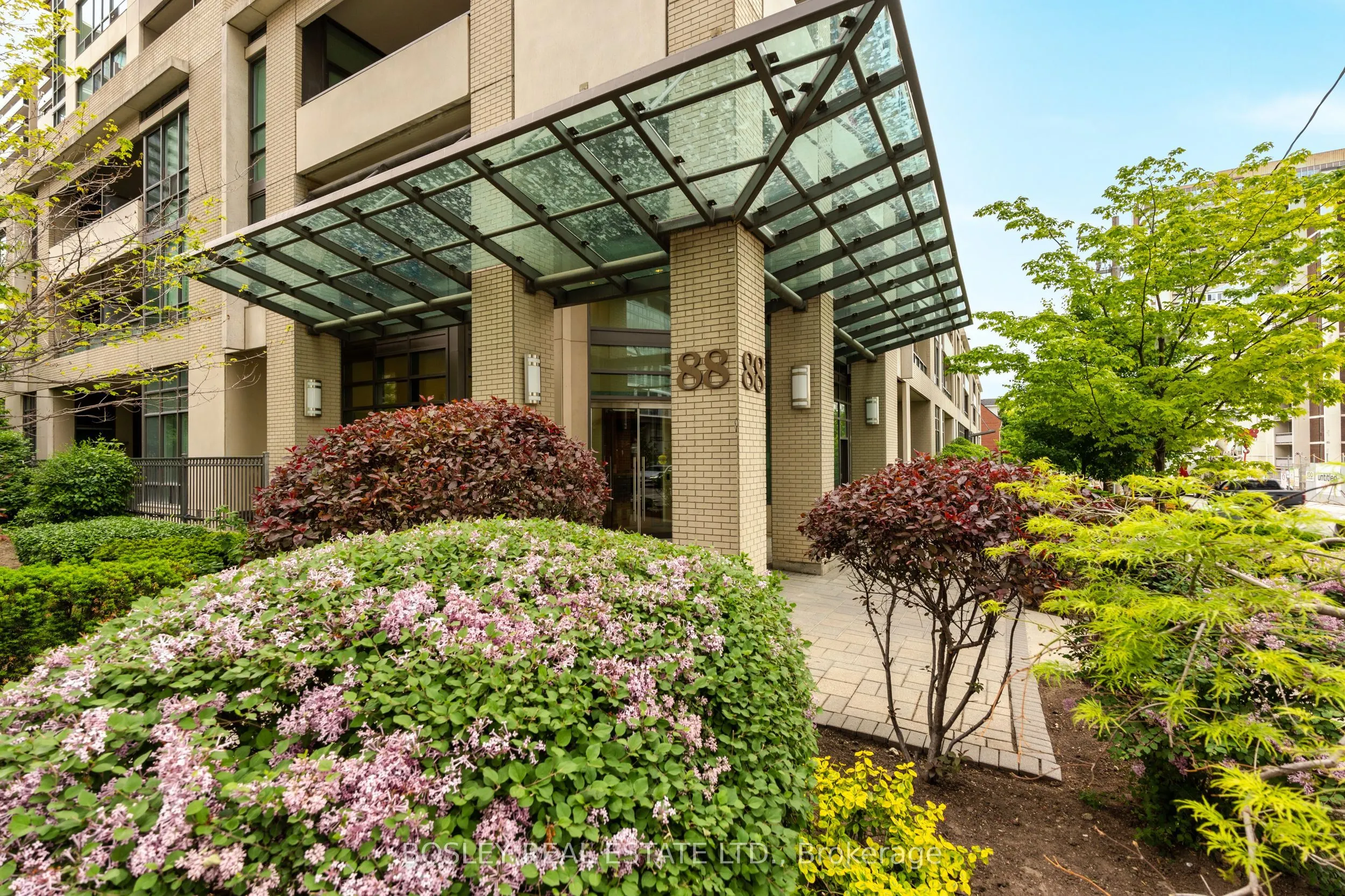 88 Broadway Avenue, #711