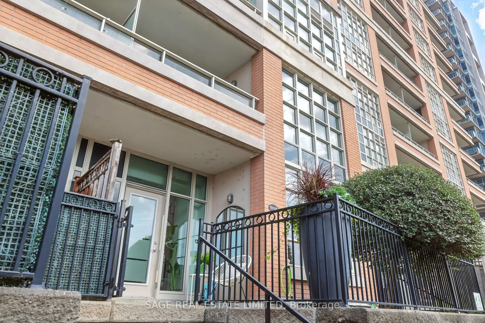 6 Pirandello Street, #TH5