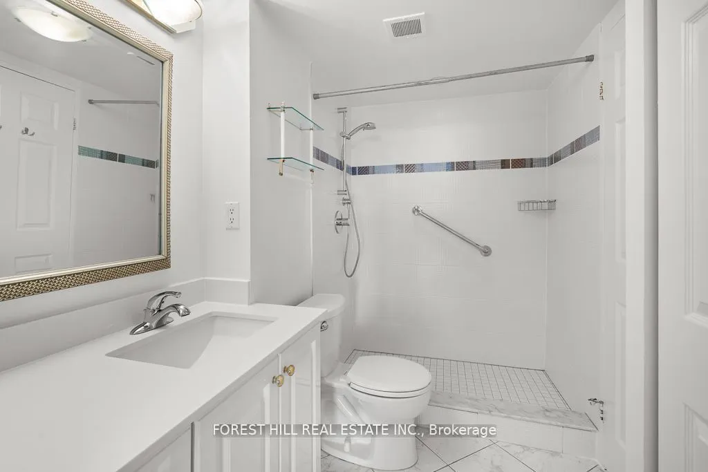 1555 Finch Avenue E, #902