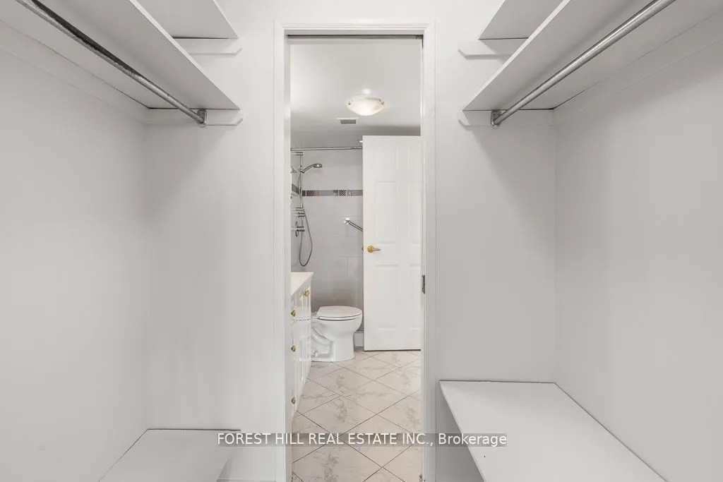 1555 Finch Avenue E, #902