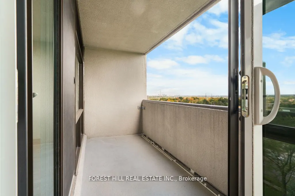 1555 Finch Avenue E, #902