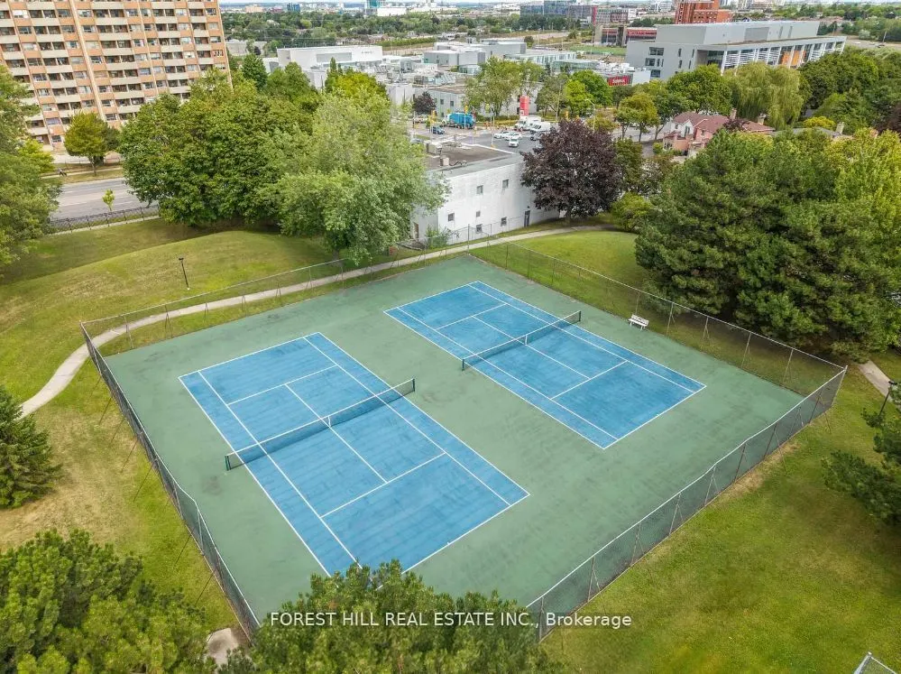 1555 Finch Avenue E, #902