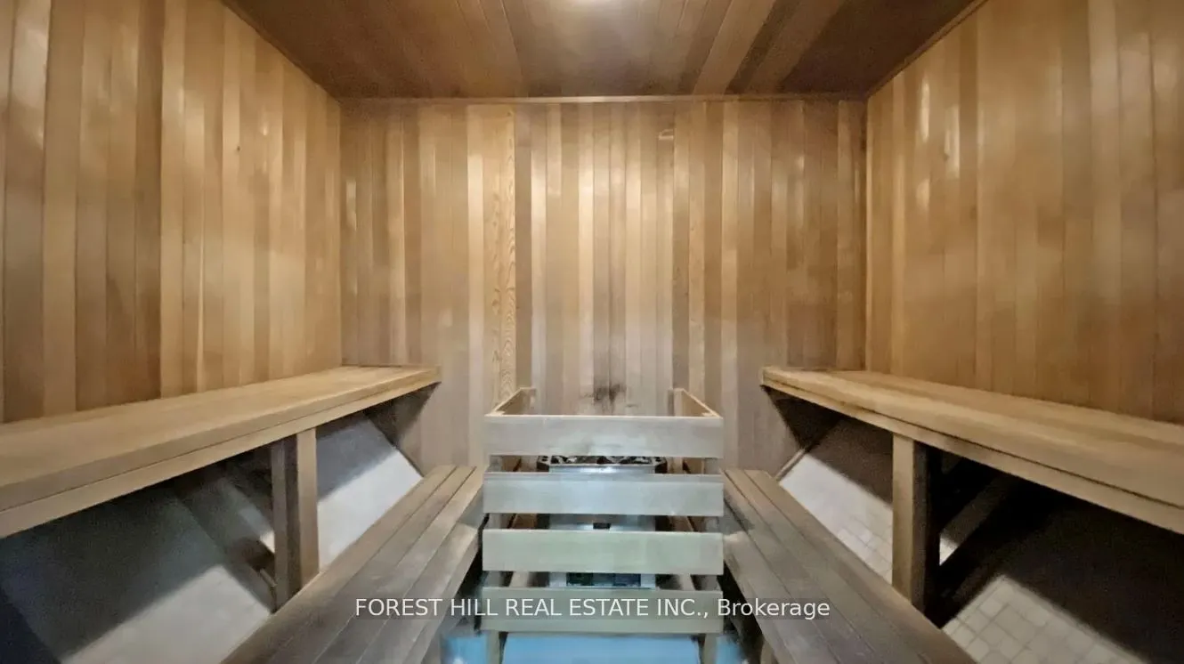 1555 Finch Avenue E, #902