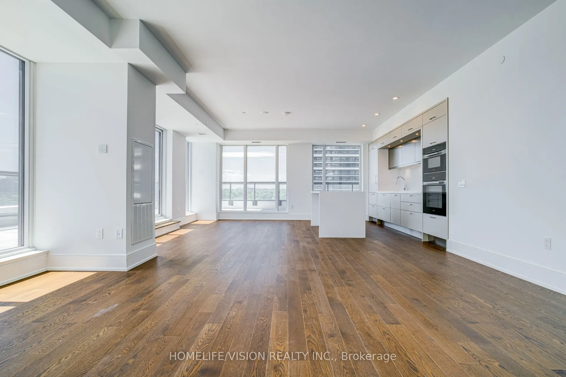 30 Inn On The Park Drive, #910