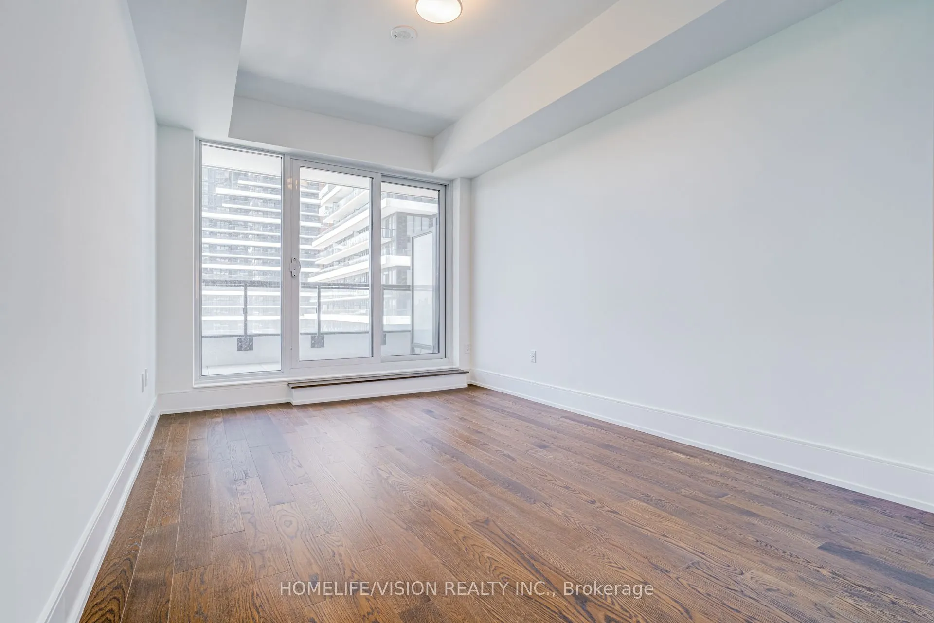 30 Inn On The Park Drive, #910