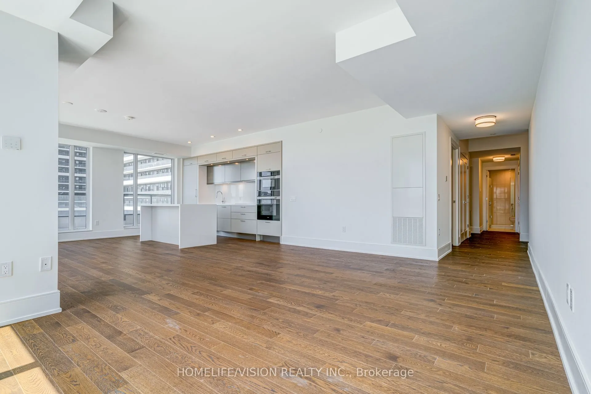 30 Inn On The Park Drive, #910