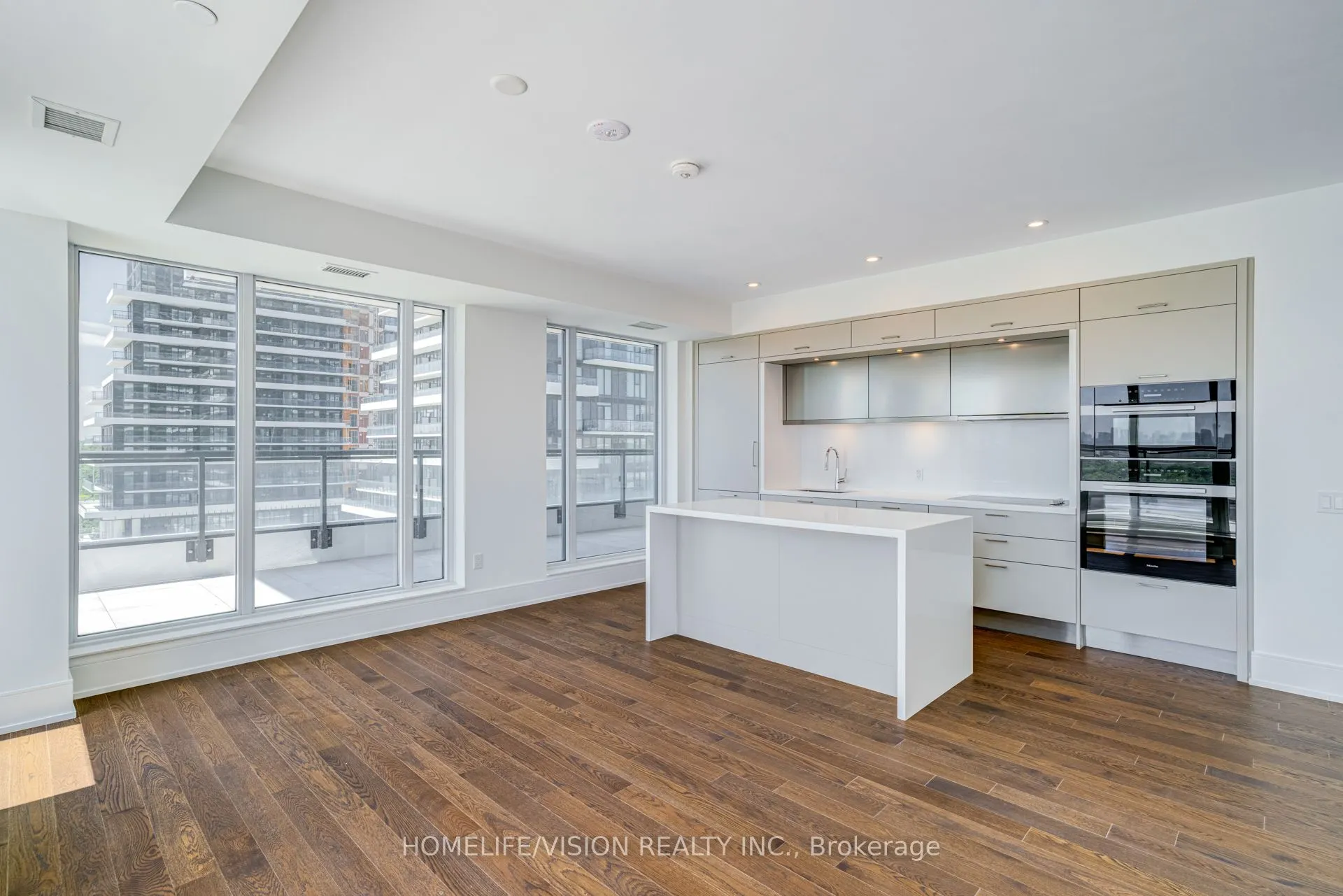 30 Inn On The Park Drive, #910