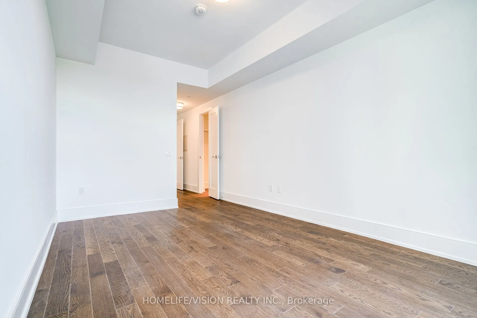 30 Inn On The Park Drive, #910