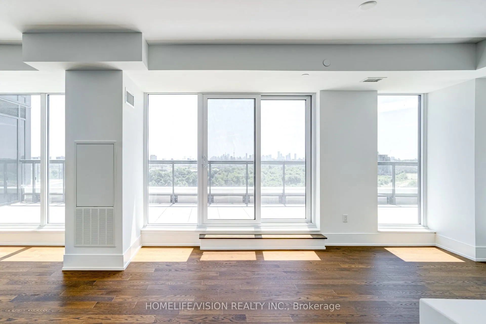 30 Inn On The Park Drive, #910