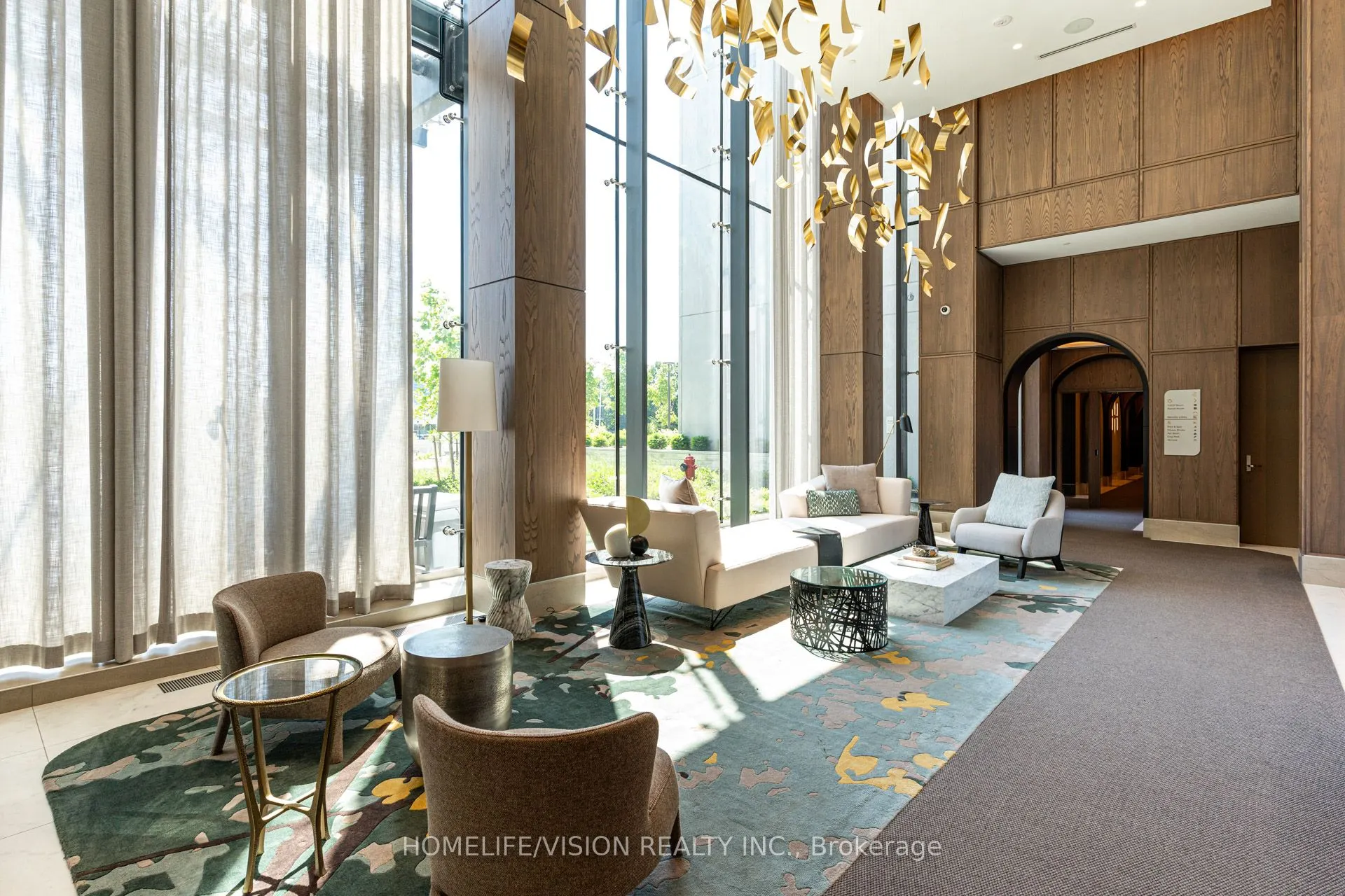 30 Inn On The Park Drive, #910