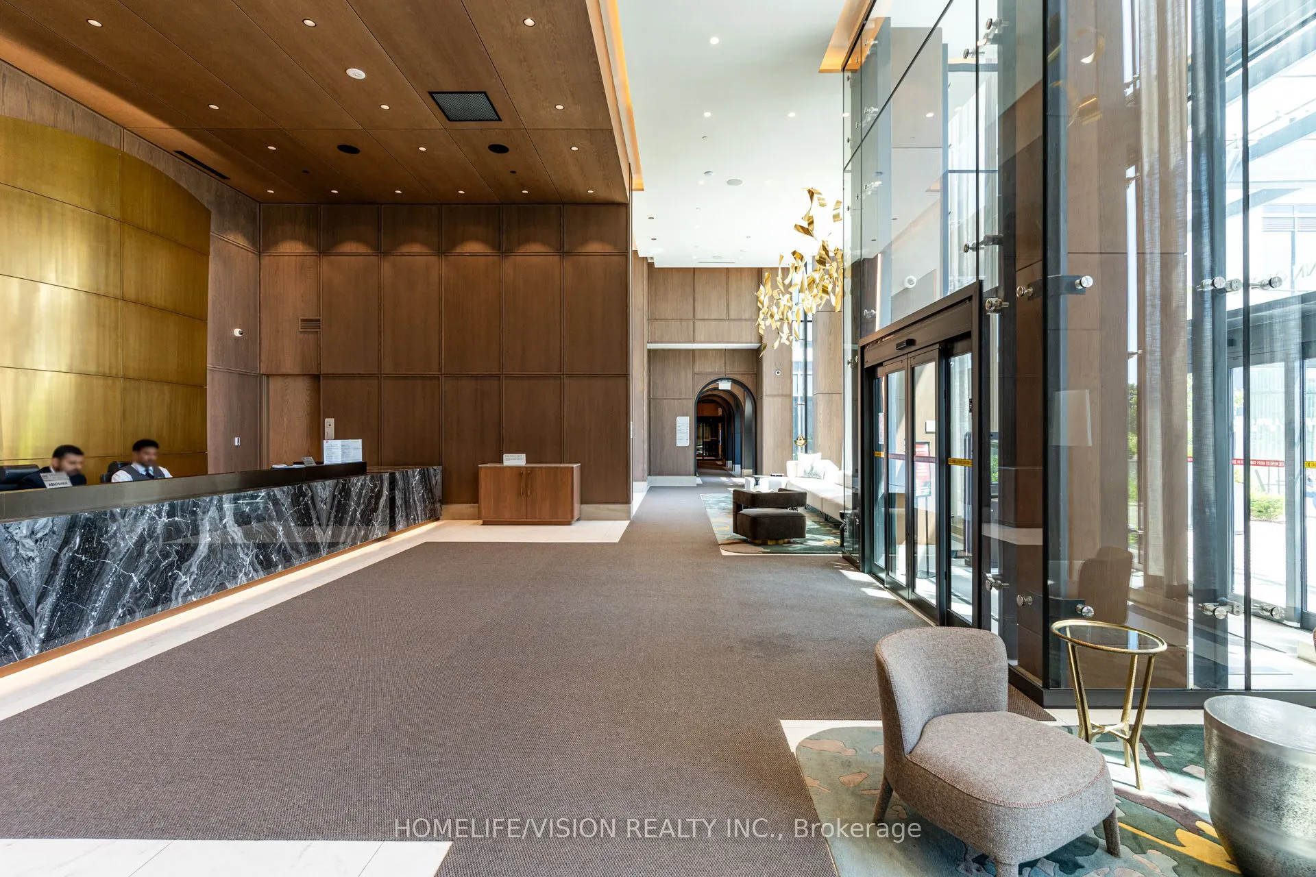 30 Inn On The Park Drive, #910