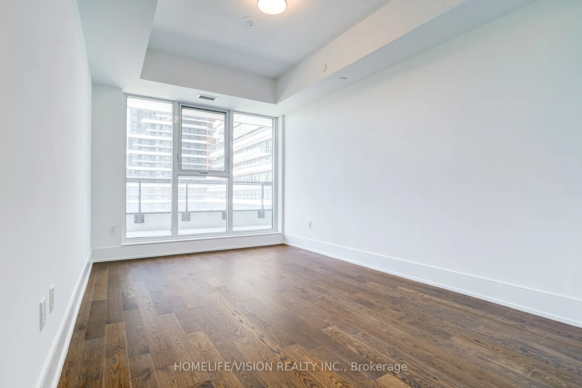 30 Inn On The Park Drive, #910