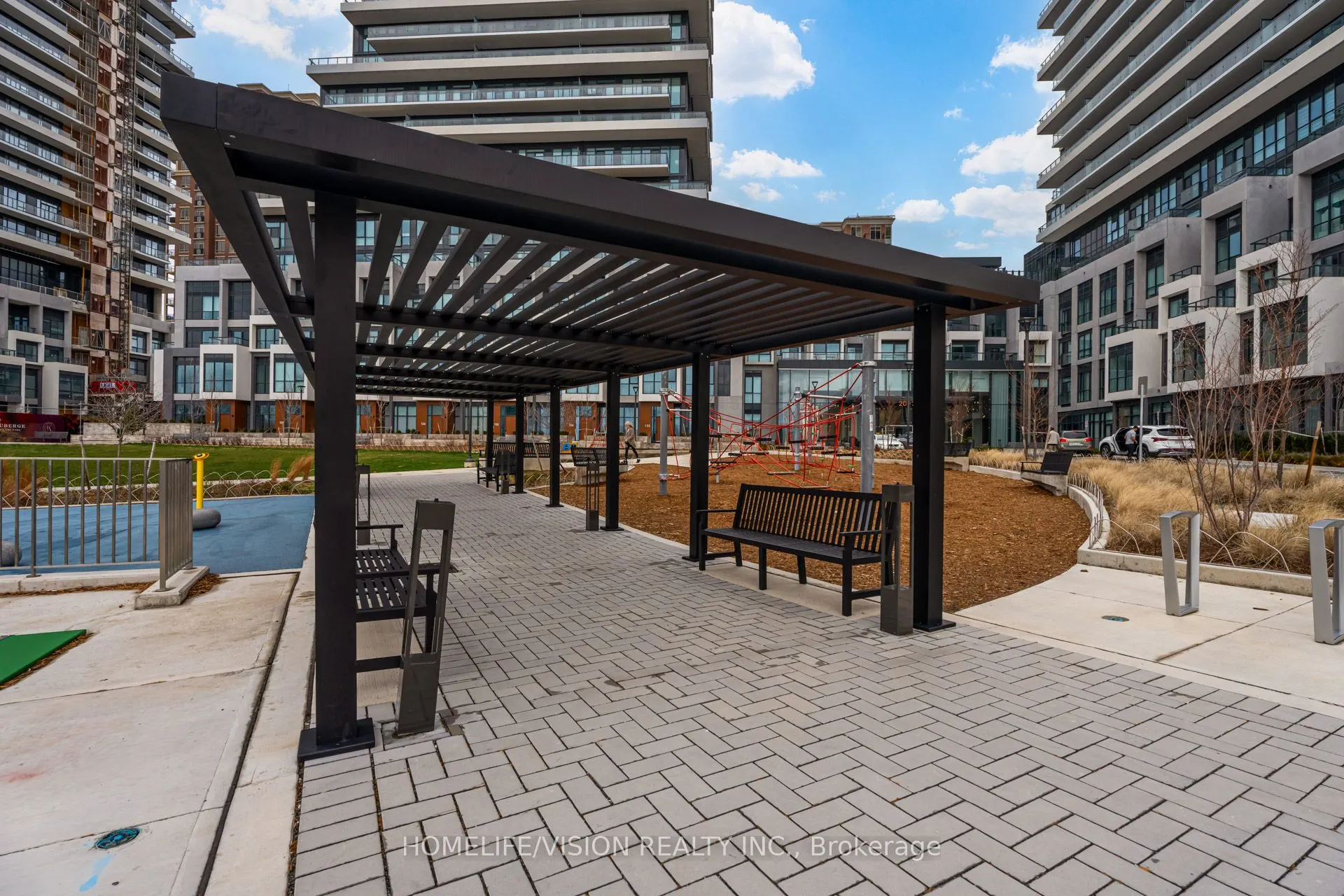 30 Inn On The Park Drive, #910