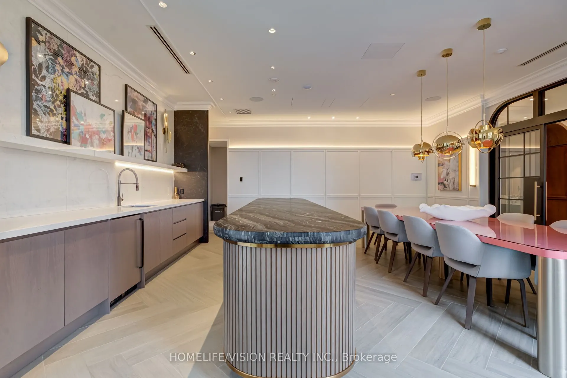 30 Inn On The Park Drive, #910