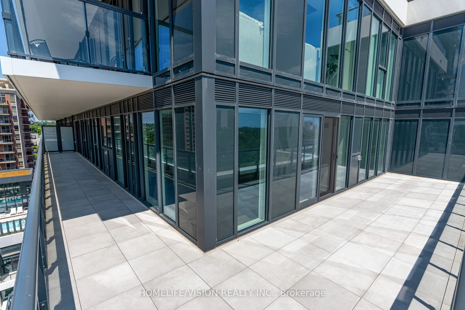 30 Inn On The Park Drive, #910