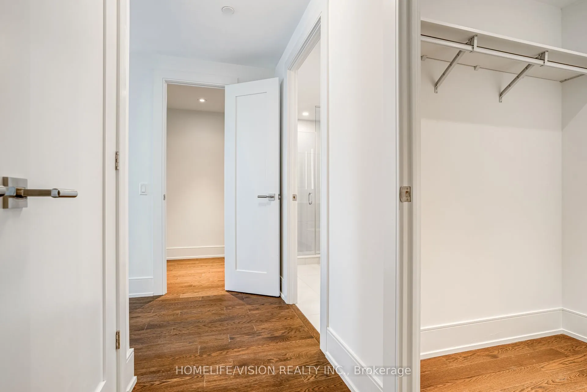 30 Inn On The Park Drive, #910