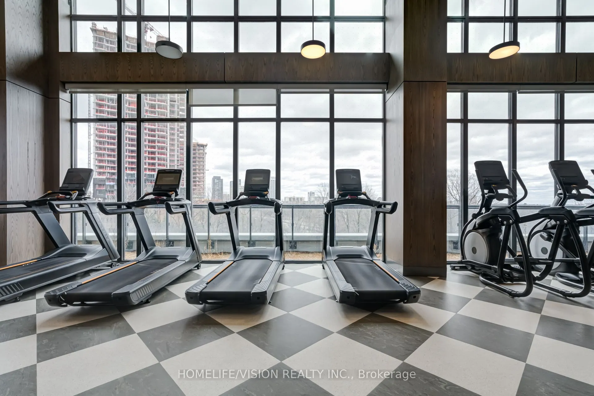 30 Inn On The Park Drive, #910