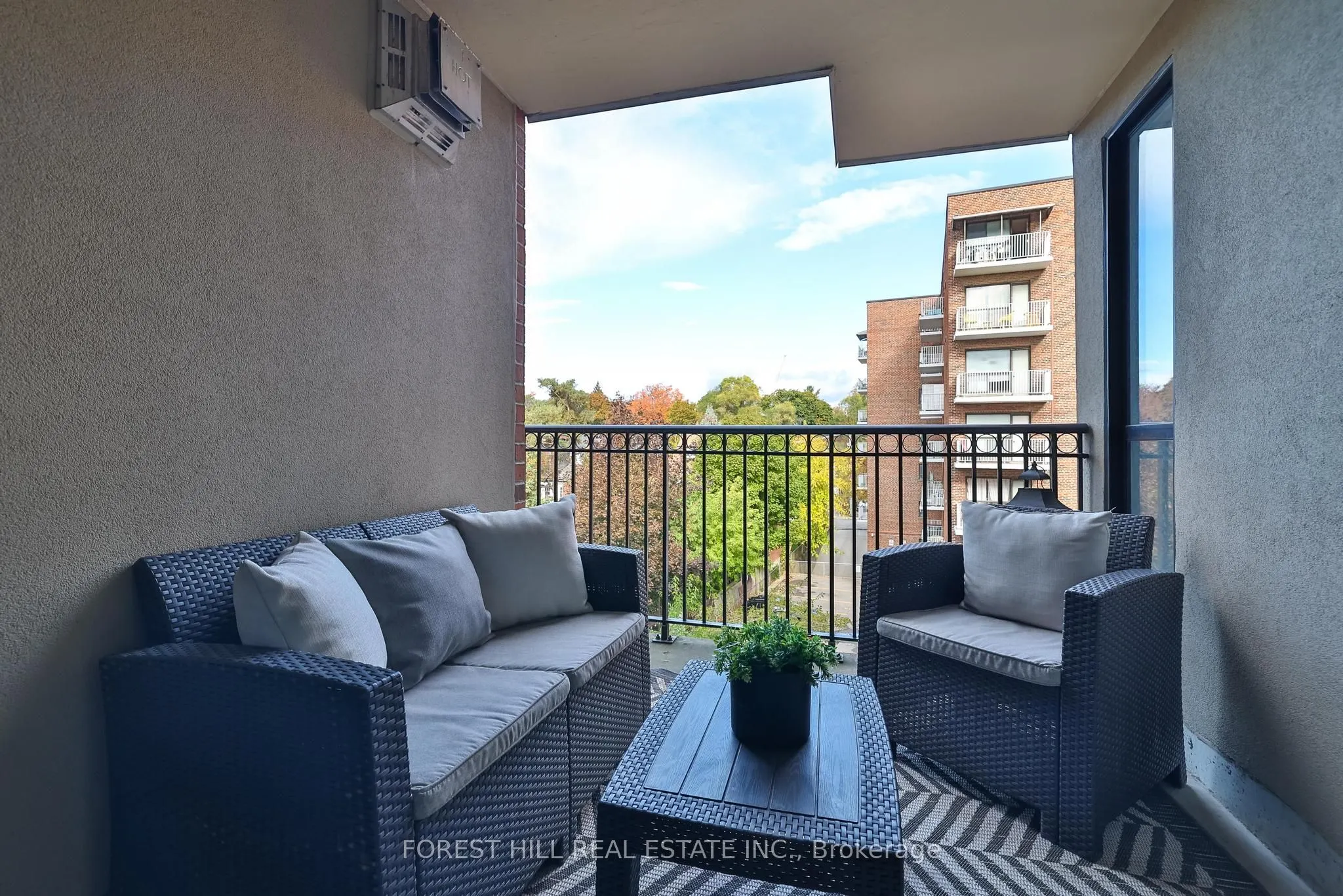 2 Alexandra Boulevard, #407