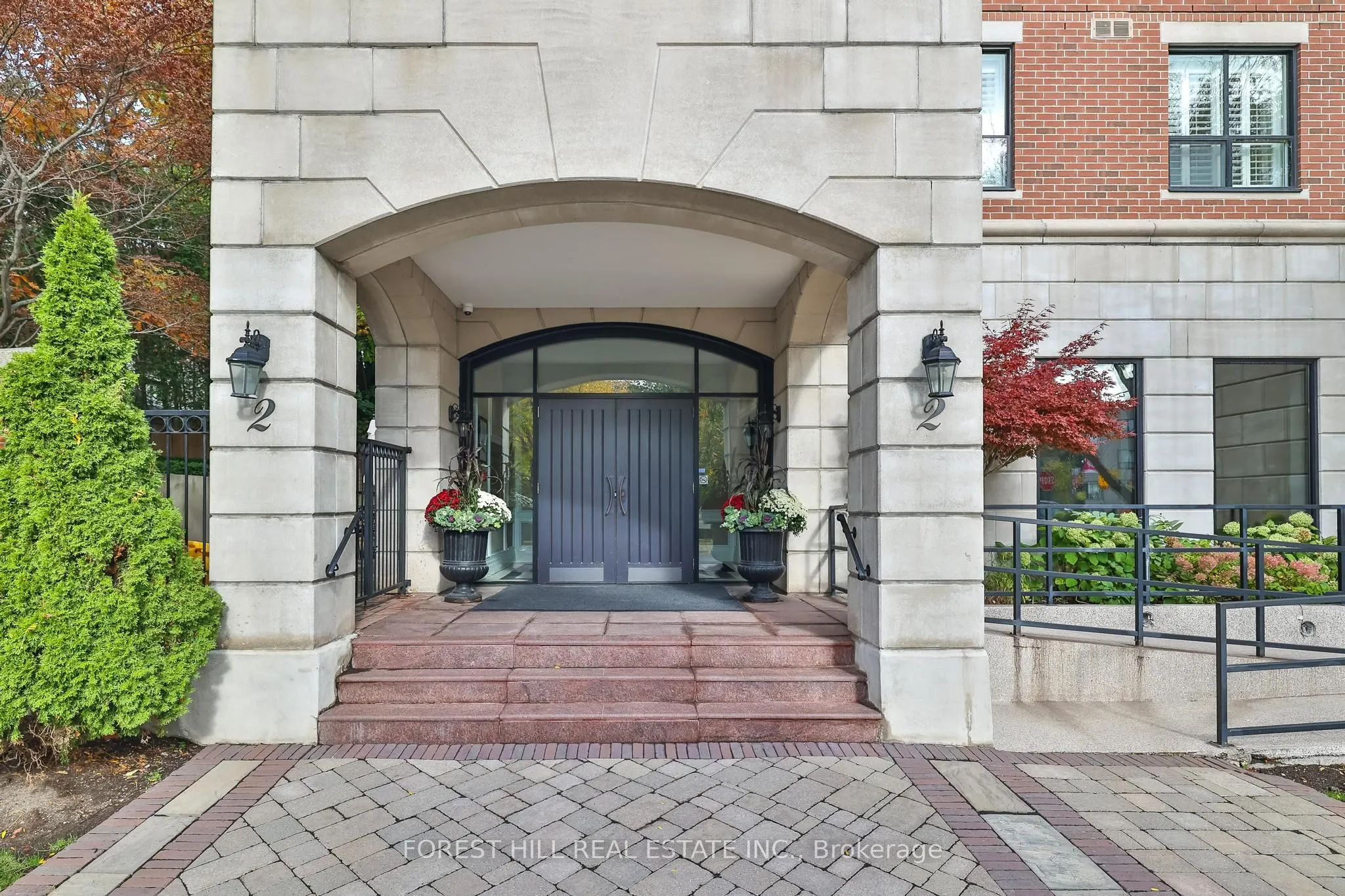 2 Alexandra Boulevard, #407