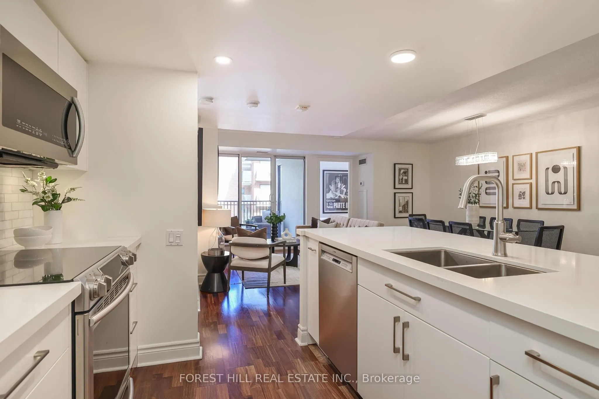 2 Alexandra Boulevard, #407