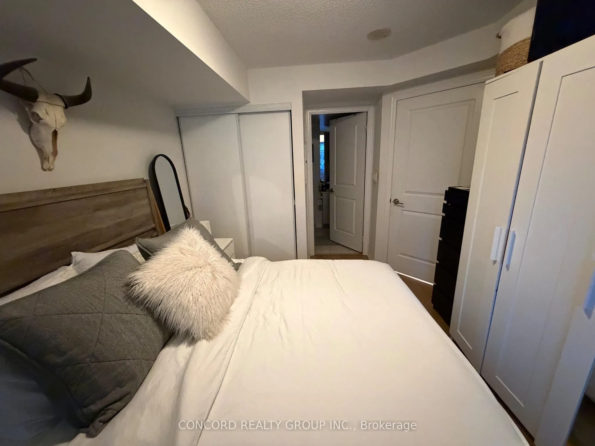 35 Bastion Street, #303