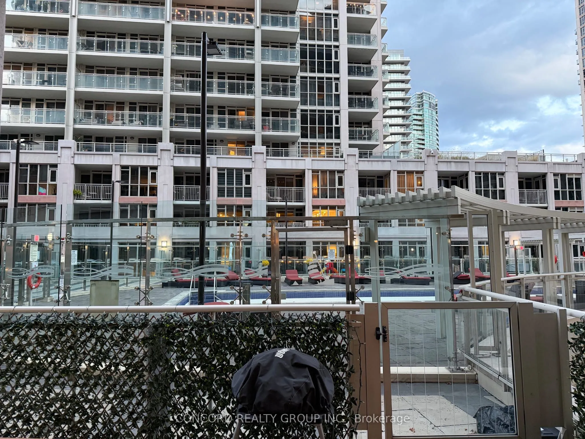 35 Bastion Street, #303