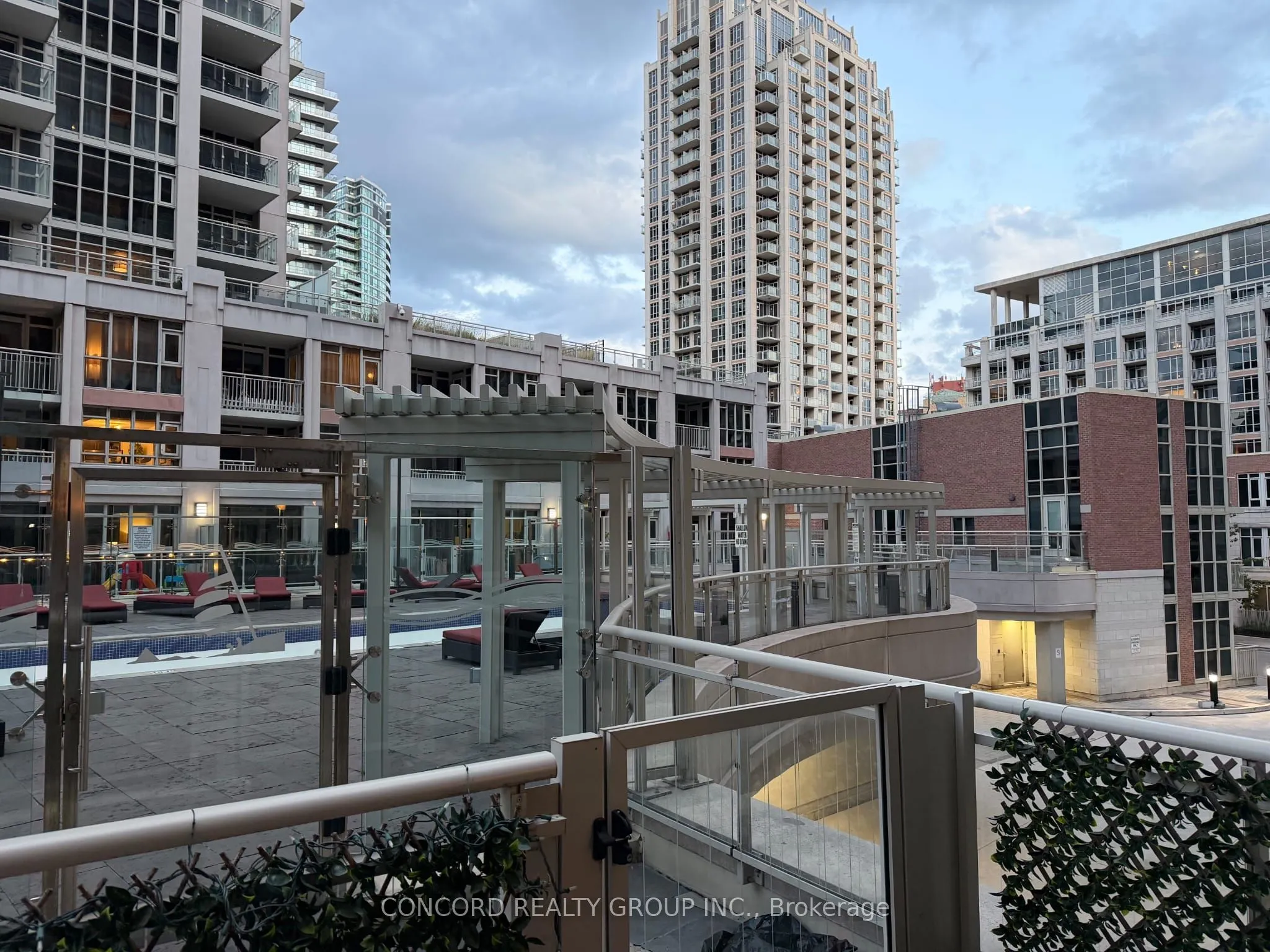 35 Bastion Street, #303